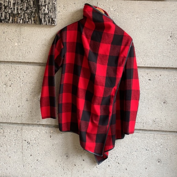 G.H. Bass & Co Red Buffalo Plaid Open front Cardi - Picture 3 of 6
